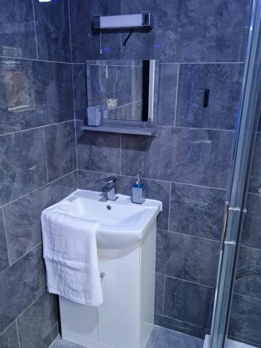 Perfect For Exploring Birmingham Appartement Buitenkant foto