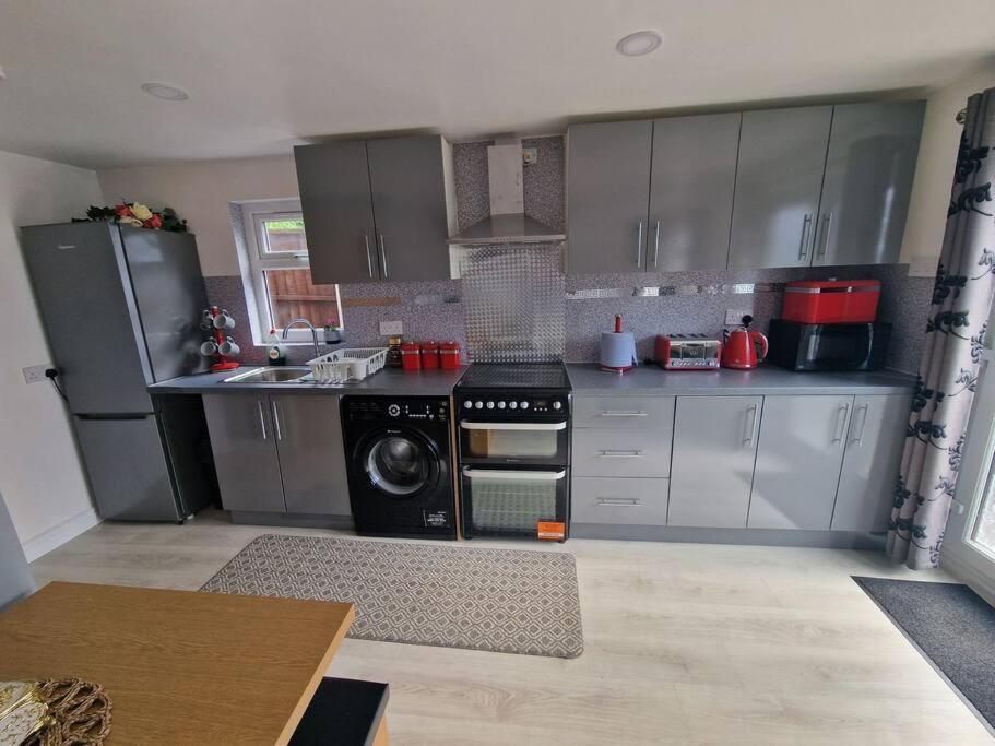 Perfect For Exploring Birmingham Appartement Buitenkant foto